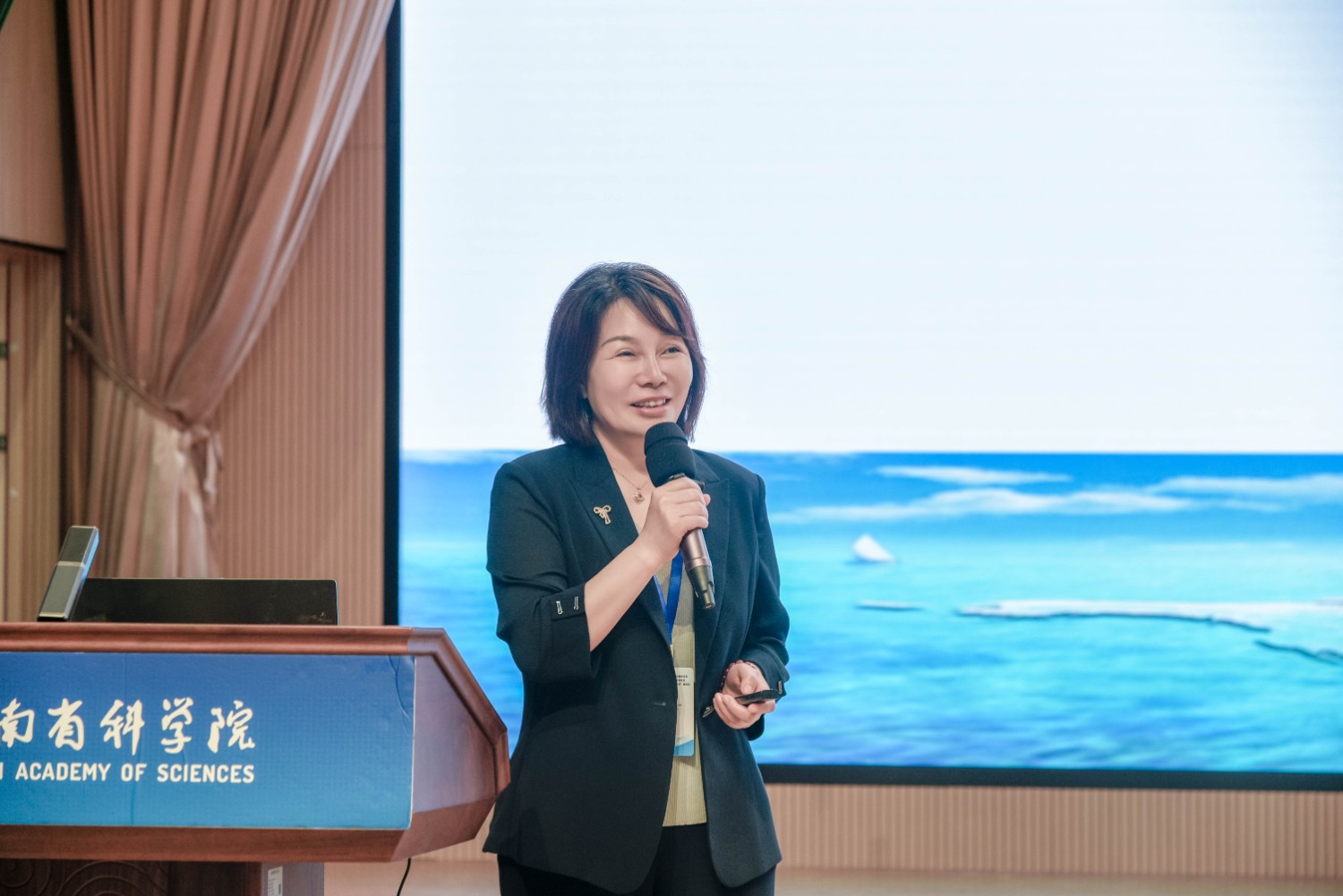 李偉華教授主持會議